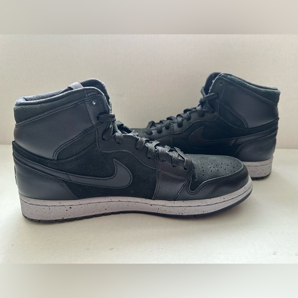 Air Jordan 1 - Retro Hi NYC - 9.5 - Picture 7 of 11